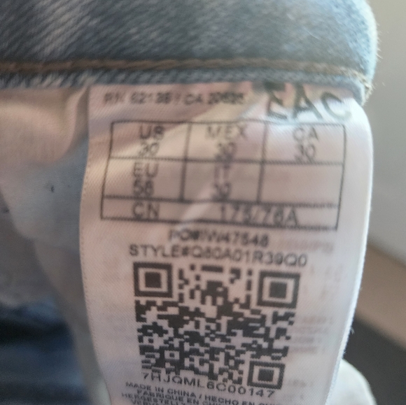 Guess size 30 jean Capris - Picture 5 of 6